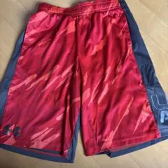 Under Armour HeatGear ショートパンツ 赤黒　YXLサイズ