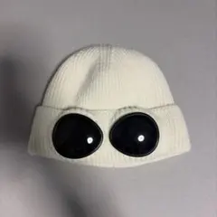 アイウェア付きホワイトニット帽