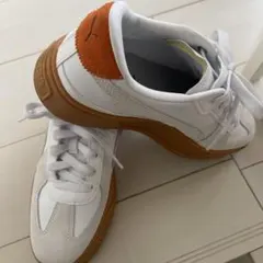 PUMA 厚底スニーカー　カルメンT2 目黒蓮モデル 白✖︎オレンジ