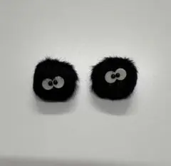まっくろくろすけ　2個セット　ピンバッジ　ブローチ