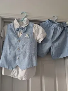 【美品】男の子　130〜140サイズ　フォーマル　スーツ　結婚式　蝶ネクタイ付き