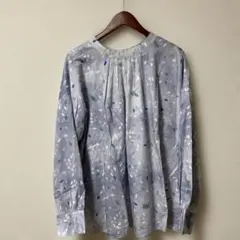 Pão de lo 花柄 長袖ブラウスグレー系体型カバーデザインのサムネイル