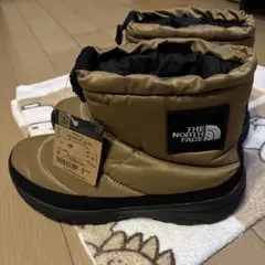 THE NORTH FACE Nuptse Bootie Logo Short