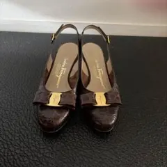 美品　 Salvatore Ferragamo ブラウン サンダル型パンプス