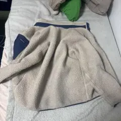 ベージュ フリースジャケット 胸ポケット付き