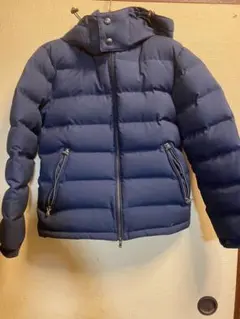 EDIFICEのネイビー フード付きダウンジャケット