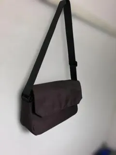 【7ポケット多機能】新品 ショルダーバッグ A4 撥水加工 男女兼用 ブラウン
