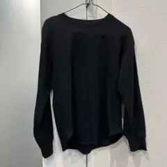 美品　UNIQLO ユニクロトップス　黒トップス　ユニクロ黒　秋服　冬ニット