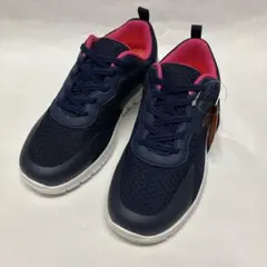 スニーカー