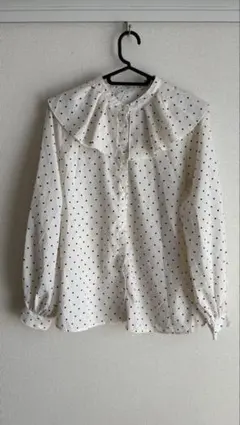 フリル付きホワイトドット長袖シャツ