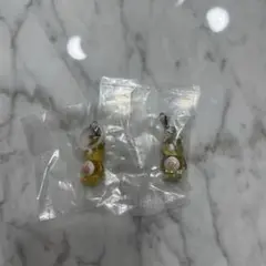 即発❣️ケアベアクリアマスコットチャーム　2つ