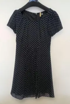 水玉模様 半袖ひざ丈ワンピース 11号