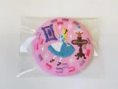 m*！様 ディズニーDisney刺繍缶バッジ 不思議の国のアリス