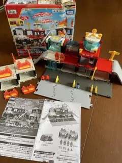 トミカタウン 消防車レスキューベース