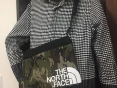 海外限定！カモフラビッグサコッシュ