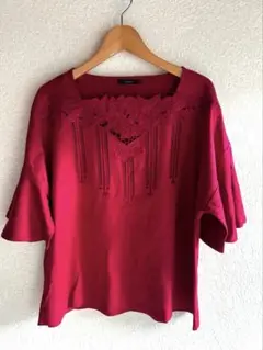 アーバンリサーチロッソ刺繍入りワインレッドフレアスリーブトップス