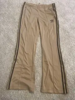 adidas トラックパンツ