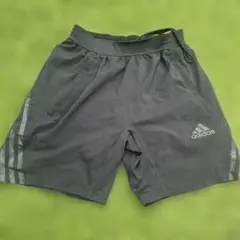 adidas グレー ショートパンツ Sサイズ
