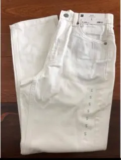 【新品タグ付き】GU ホワイト テーパードデニムパンツ S