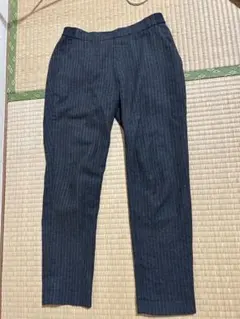 ユニクロダークグレー ストライプ カジュアルパンツ