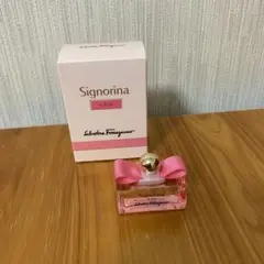 SALVATORE FERRAGAMO シニョリーナ イン フィオーレ オーデ…