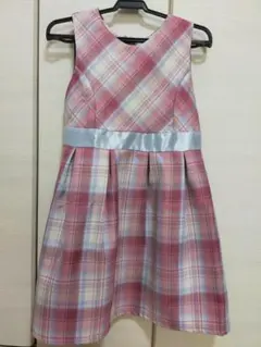 女の子　ノースリーブワンピース