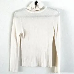GU ホワイト タートルネックニット
