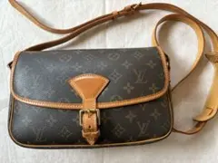 Item thumbnail for item 512b159a-e2c2-43cb-89c9-ad41efd3396b