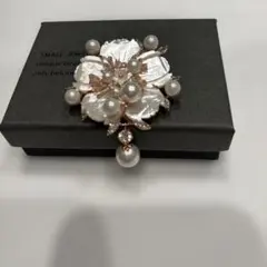真珠貝殻桜花ブローチ ジルコンレディースコサージュ