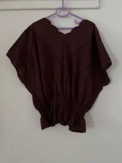 GU ダークレッド スカラップネック トップス