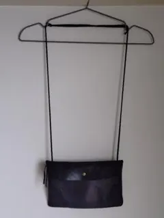 クラスカドー　レザーショルダーバッグ
