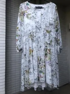 ZARA ホワイト基調のボタニカル柄ワンピース M