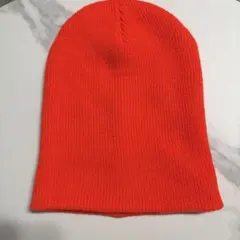 美品！nike an d…オレンジ ニット帽 リブ編み ロゴプレート付き
