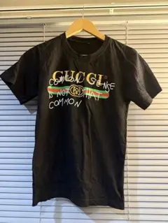 ブラック Tシャツ グラフィックプリント