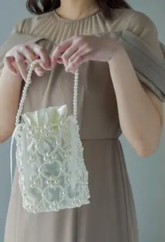 niana パールビーズパーティーバッグ