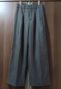 GU グレー インタックワイドパンツ Sサイズ
