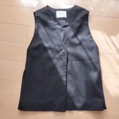 【美品】ZARAKIDS　ザラキッズ　130 ベスト　ジレ　ブラック