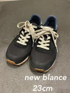 new balance ブラック スニーカー