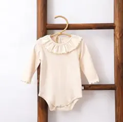 ベージュ フリル付きロンパース 80cm ショートオール 長袖 出産祝 フリル襟