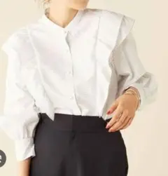 ノーリーズ 　ブラウス　フリル　ストライプ　パールボタン　通勤スタイル