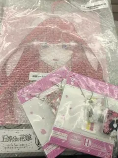 五等分の花嫁 一番くじ5周年 E賞バストアップアクリルボード＋アクリルチャーム