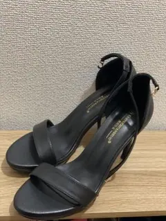 ヒールサンダル