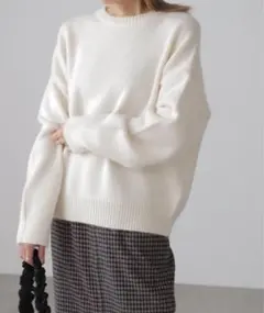 オーバーサイズアンゴラ混ニット　ホワイト
