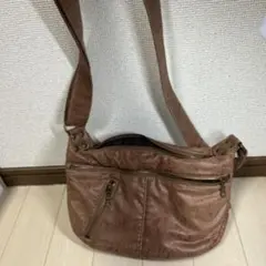 ブラウン ショルダーバッグ ジッパーポケット付き