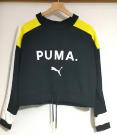 PUMA　クロップドスウェット