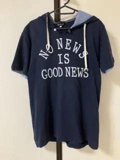 フード付きネイビーTシャツ NO NEWS IS GOOD NEWSのサムネイル