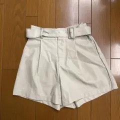 新品未使用　INGNI アイボリーレザーパンツ