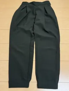 カーキ ワイドパンツ