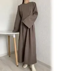 ワンピース　ロングワンピース　タックフレアスリーブ