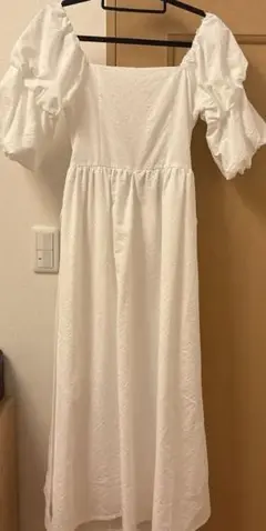 新品パフスリーブワンピース　ホワイト